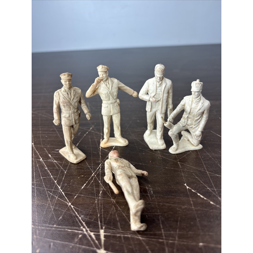 1960s Marx Police Officers Blowing‎ Whistle Baton Auburn Rubber 5 Figures White